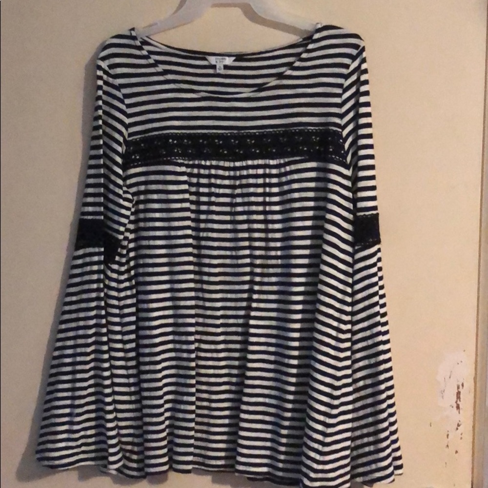 Crown and Ivy bell sleeve top.
